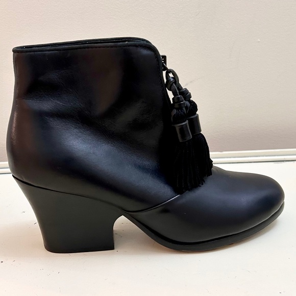 Rag & Bone Darcy Black Leather Rounded Toe Front Zip Up Tassel Ankle Boot sz 7.5 - Picture 4 of 8